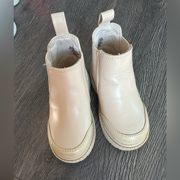 Old Navy toddler boots - Picture 2 of 5